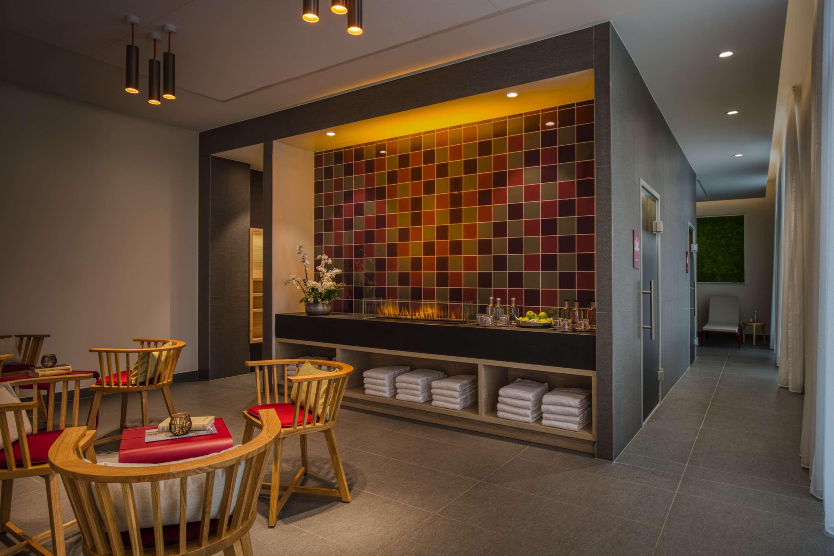Intercityhotel Zuerich Airport Hotel 4*