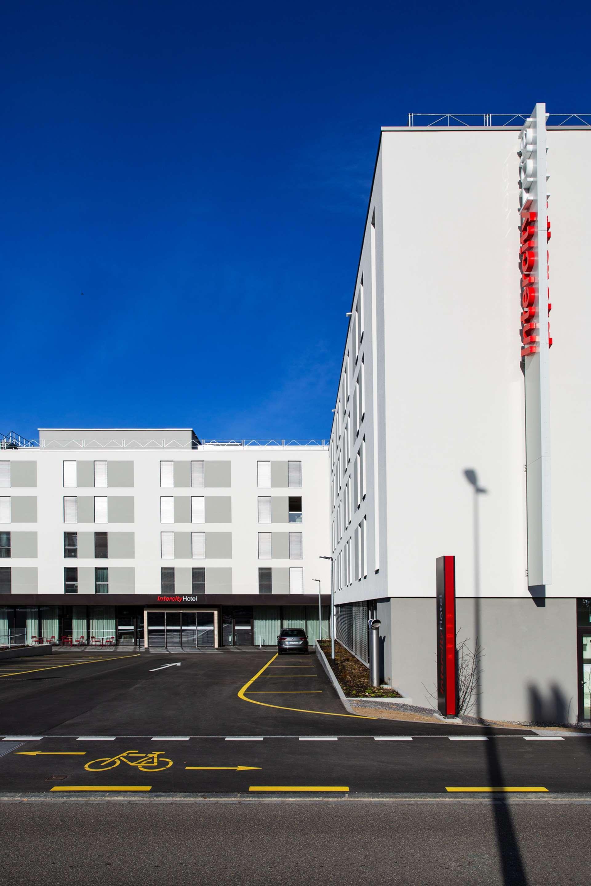 Intercityhotel Zürich Airport 4*