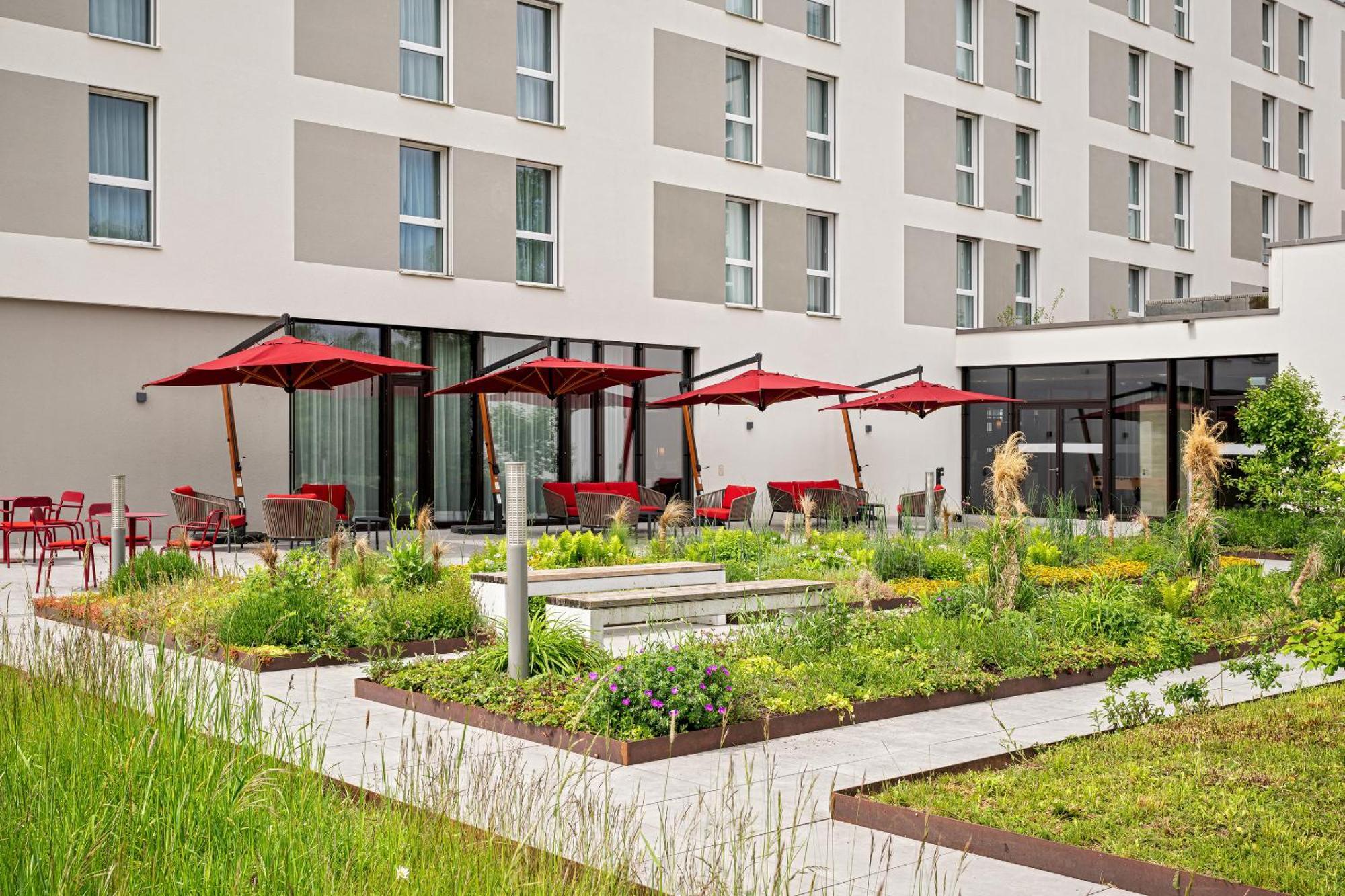 Intercityhotel Zuerich Airport 4*