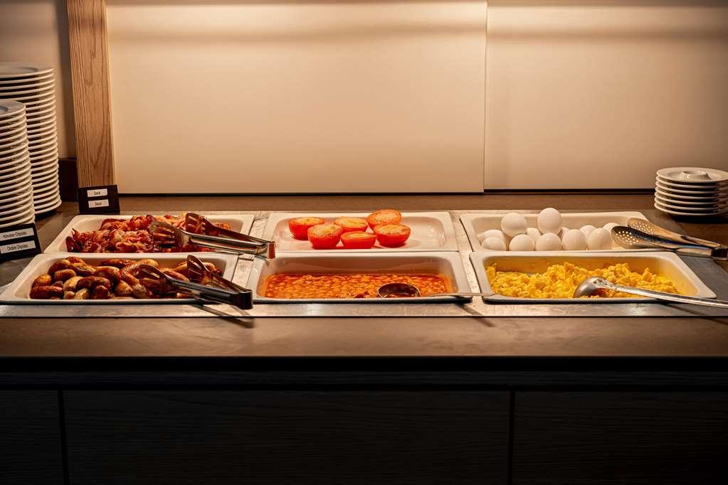 Intercityhotel Zuerich Airport Hotel 4*