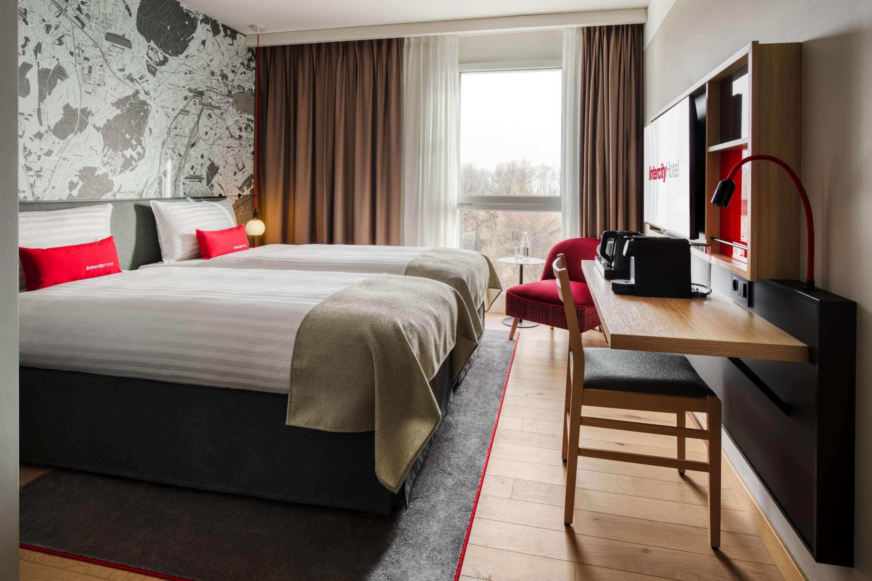 Intercityhotel Zuerich Airport होटल 4*