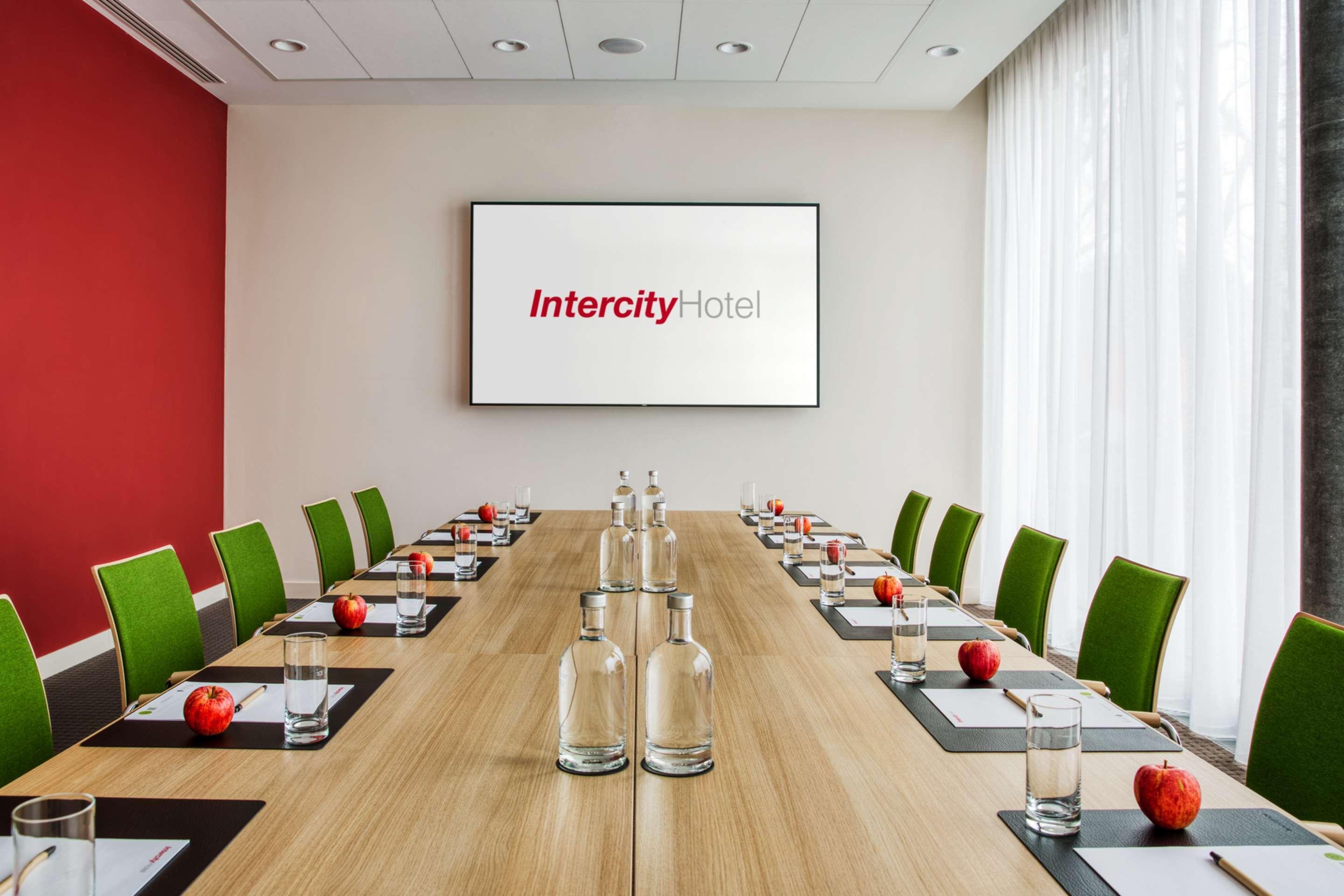 Intercityhotel Zuerich Airport 4*